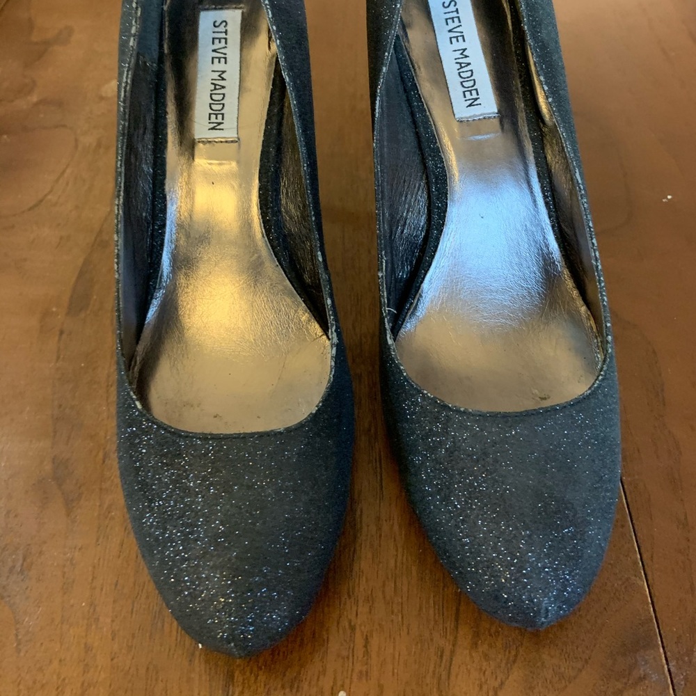 Steven Madden sparkle pumps